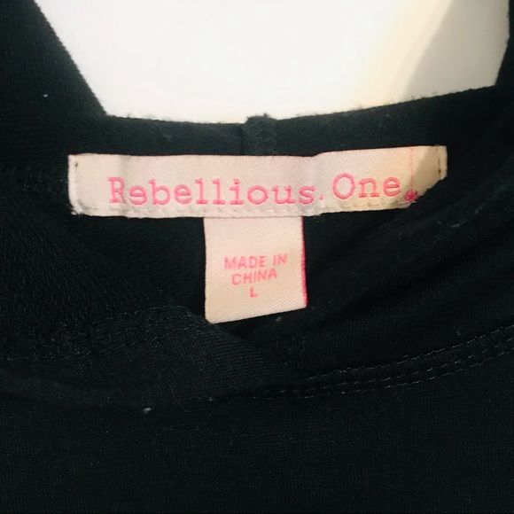 Rebellious One Sweatshirt (L) - Picture 9 of 11